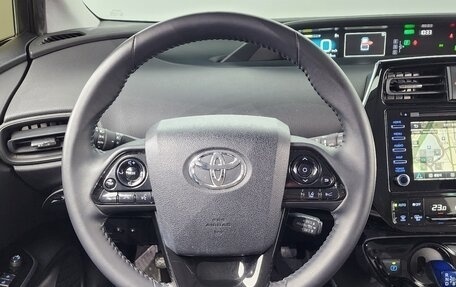 Toyota Prius IV XW50, 2020 год, 2 000 000 рублей, 7 фотография