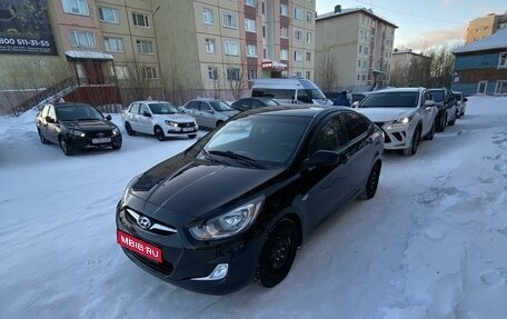 Hyundai Solaris II рестайлинг, 2012 год, 1 000 000 рублей, 1 фотография