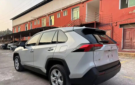 Toyota RAV4, 2021 год, 2 600 000 рублей, 6 фотография