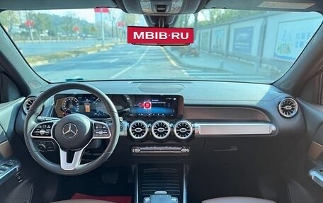 Mercedes-Benz GLB, 2021 год, 3 000 000 рублей, 11 фотография