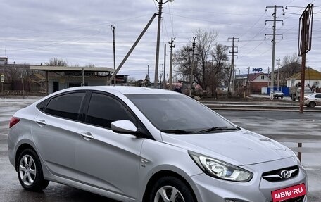 Hyundai Solaris II рестайлинг, 2011 год, 870 000 рублей, 8 фотография