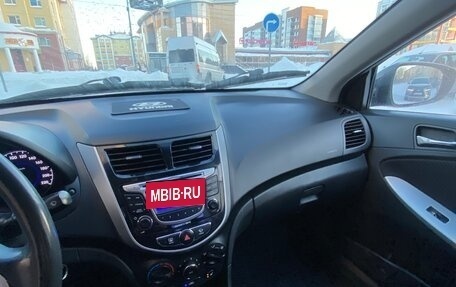 Hyundai Solaris II рестайлинг, 2012 год, 1 000 000 рублей, 7 фотография