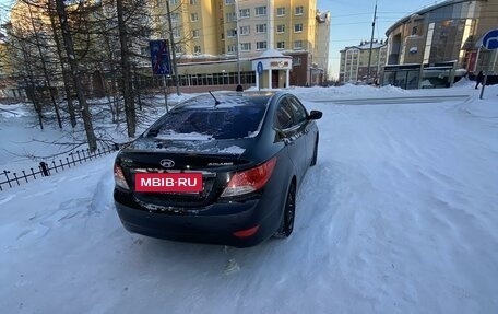 Hyundai Solaris II рестайлинг, 2012 год, 1 000 000 рублей, 4 фотография