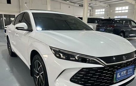 BYD Qin, 2024 год, 2 777 000 рублей, 3 фотография