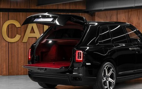 Rolls-Royce Cullinan, 2021 год, 52 632 000 рублей, 13 фотография