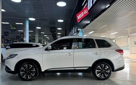 Mitsubishi Outlander III рестайлинг 3, 2021 год, 2 394 000 рублей, 17 фотография
