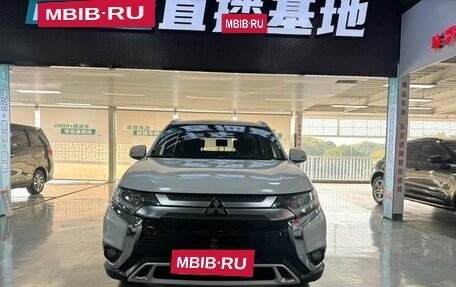 Mitsubishi Outlander III рестайлинг 3, 2021 год, 2 394 000 рублей, 9 фотография