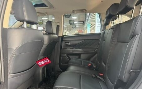 Mitsubishi Outlander III рестайлинг 3, 2021 год, 2 394 000 рублей, 21 фотография