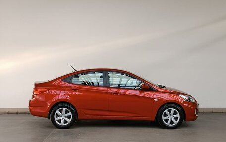 Hyundai Solaris II рестайлинг, 2011 год, 890 000 рублей, 6 фотография