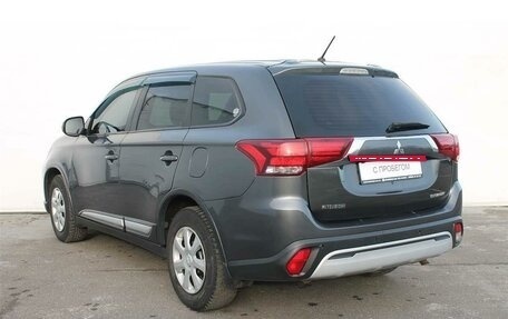 Mitsubishi Outlander III рестайлинг 3, 2016 год, 1 710 000 рублей, 7 фотография