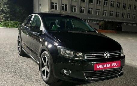 Volkswagen Polo VI (EU Market), 2011 год, 500 000 рублей, 2 фотография