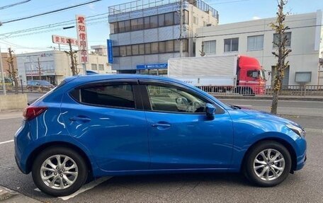 Mazda Demio IV, 2016 год, 740 000 рублей, 2 фотография