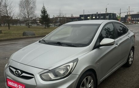 Hyundai Solaris II рестайлинг, 2011 год, 750 000 рублей, 1 фотография