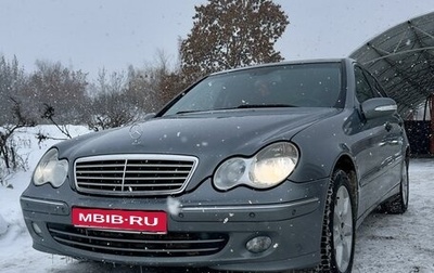 Mercedes-Benz C-Класс, 2004 год, 700 000 рублей, 1 фотография