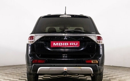 Mitsubishi Outlander III рестайлинг 3, 2014 год, 1 330 000 рублей, 6 фотография