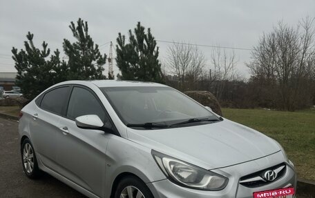 Hyundai Solaris II рестайлинг, 2011 год, 750 000 рублей, 2 фотография