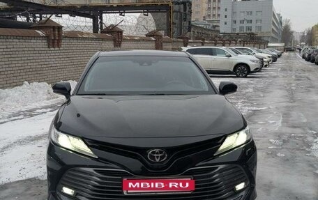 Toyota Camry, 2020 год, 3 450 000 рублей, 2 фотография