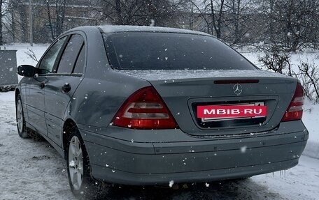 Mercedes-Benz C-Класс, 2004 год, 700 000 рублей, 4 фотография