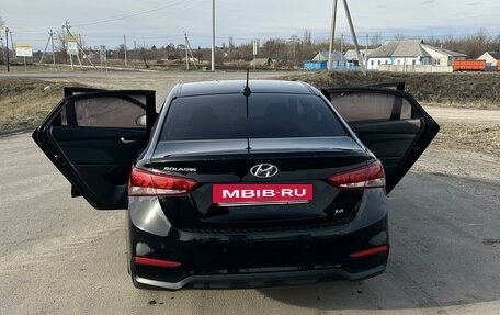 Hyundai Solaris II рестайлинг, 2018 год, 1 700 000 рублей, 2 фотография