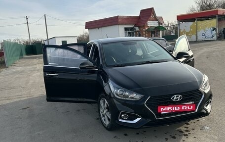 Hyundai Solaris II рестайлинг, 2018 год, 1 700 000 рублей, 4 фотография