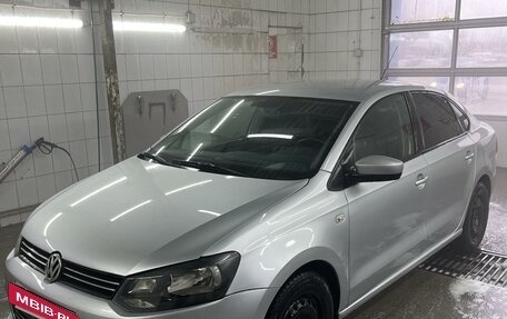 Volkswagen Polo VI (EU Market), 2013 год, 1 100 000 рублей, 2 фотография