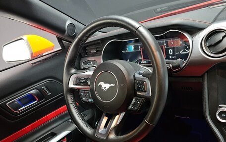 Ford Mustang VI рестайлинг, 2021 год, 2 900 000 рублей, 6 фотография