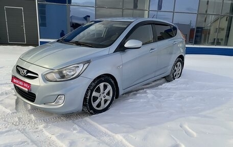 Hyundai Solaris II рестайлинг, 2013 год, 750 000 рублей, 3 фотография