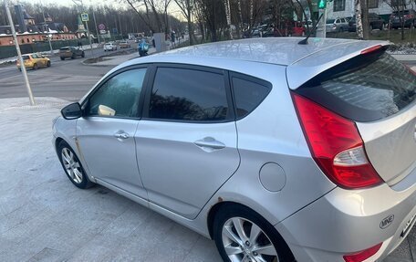 Hyundai Solaris II рестайлинг, 2011 год, 595 000 рублей, 1 фотография