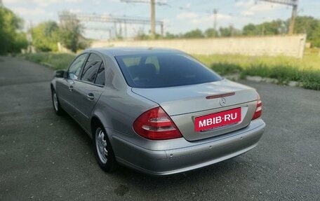 Mercedes-Benz E-Класс, 2004 год, 1 400 000 рублей, 3 фотография