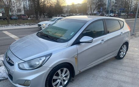 Hyundai Solaris II рестайлинг, 2011 год, 595 000 рублей, 3 фотография