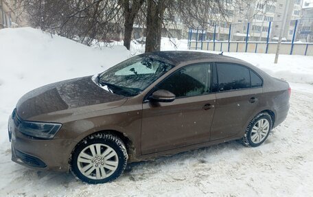 Volkswagen Jetta VI, 2013 год, 1 158 000 рублей, 2 фотография