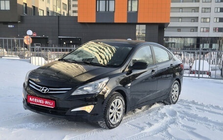 Hyundai Solaris II рестайлинг, 2015 год, 1 049 000 рублей, 1 фотография