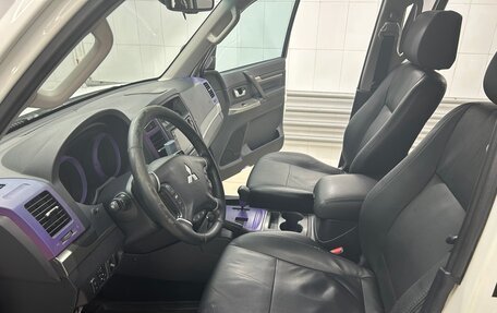 Mitsubishi Pajero IV, 2011 год, 2 000 000 рублей, 13 фотография