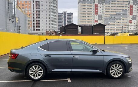 Skoda Superb III рестайлинг, 2018 год, 2 350 000 рублей, 5 фотография