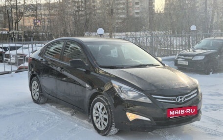 Hyundai Solaris II рестайлинг, 2015 год, 1 049 000 рублей, 2 фотография