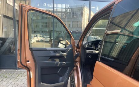 Volkswagen Multivan T6 рестайлинг, 2020 год, 6 319 000 рублей, 9 фотография