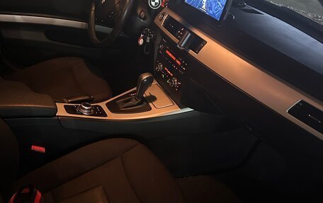 BMW 3 серия, 2011 год, 1 550 000 рублей, 10 фотография