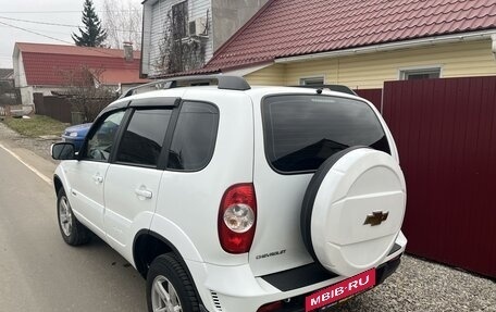 Chevrolet Niva I рестайлинг, 2017 год, 850 000 рублей, 4 фотография