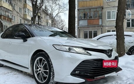 Toyota Camry, 2021 год, 3 499 000 рублей, 3 фотография