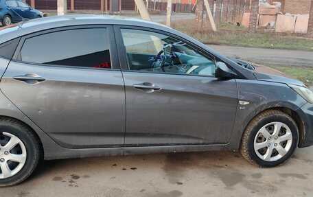 Hyundai Solaris II рестайлинг, 2011 год, 400 000 рублей, 6 фотография