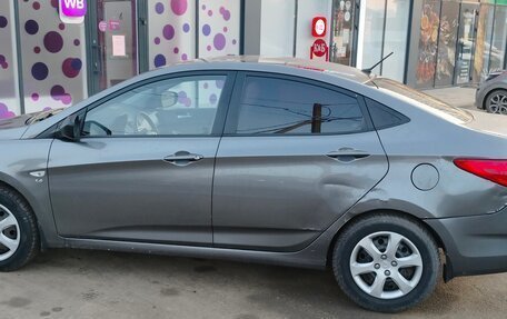 Hyundai Solaris II рестайлинг, 2011 год, 400 000 рублей, 9 фотография