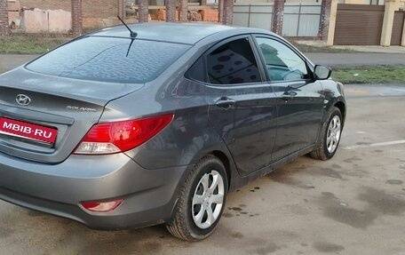 Hyundai Solaris II рестайлинг, 2011 год, 400 000 рублей, 2 фотография