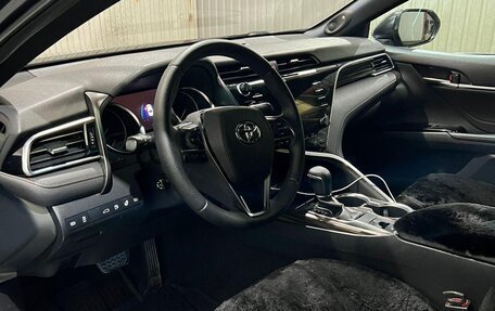 Toyota Camry, 2018 год, 2 555 000 рублей, 3 фотография