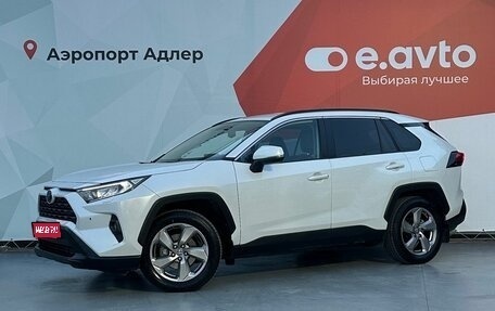 Toyota RAV4, 2021 год, 3 600 000 рублей, 1 фотография