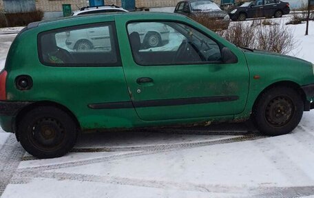 Renault Clio III, 2000 год, 295 000 рублей, 1 фотография