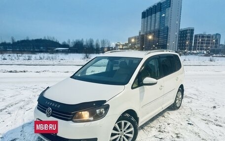 Volkswagen Touran III, 2012 год, 930 000 рублей, 3 фотография