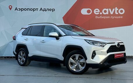 Toyota RAV4, 2021 год, 3 600 000 рублей, 3 фотография