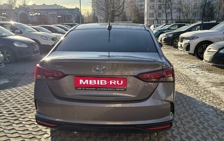 Hyundai Solaris II рестайлинг, 2021 год, 1 690 000 рублей, 4 фотография