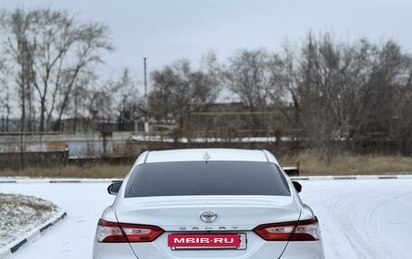 Toyota Camry, 2018 год, 2 390 000 рублей, 7 фотография