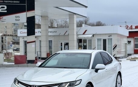 Toyota Camry, 2018 год, 2 390 000 рублей, 1 фотография